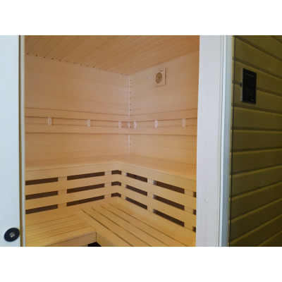 Dřevěná opěrka zad do sauny