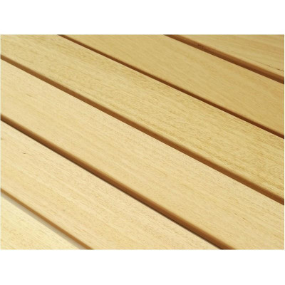 Ukázka dřeva v sauně