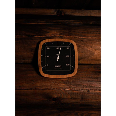 Teplomer do sauny Narvi čierny na stene